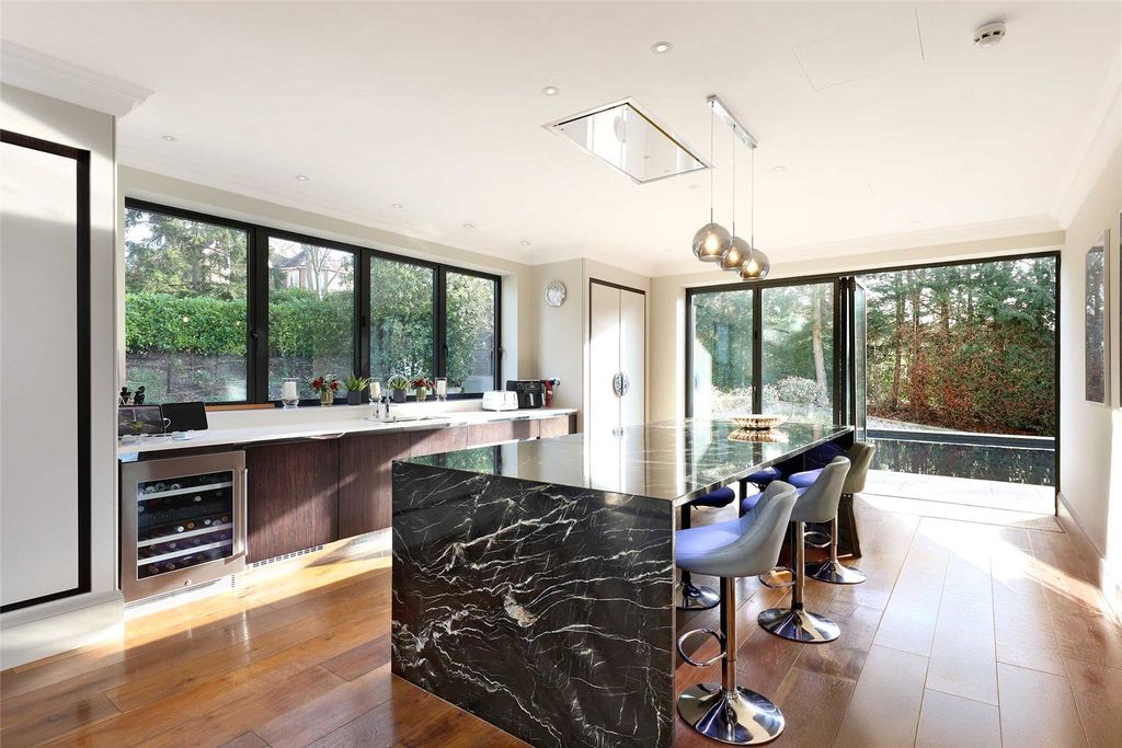 Property photo 2 of 22 Picture No. 07