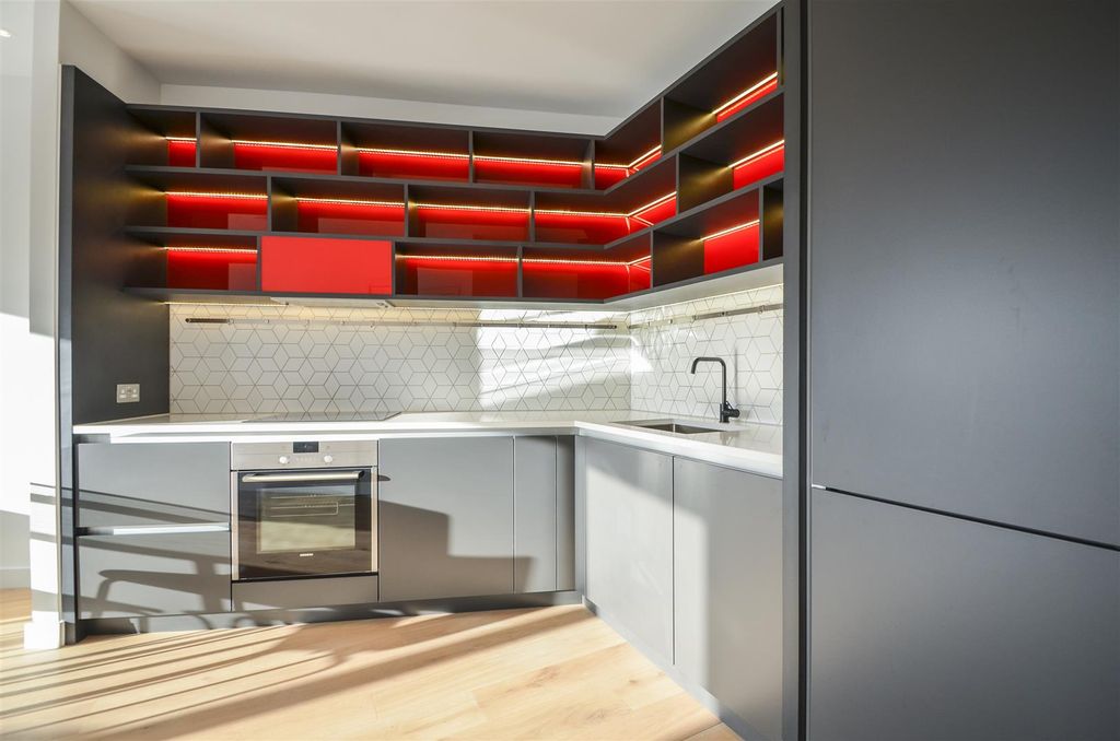 Property photo 3 of 6 Modena House