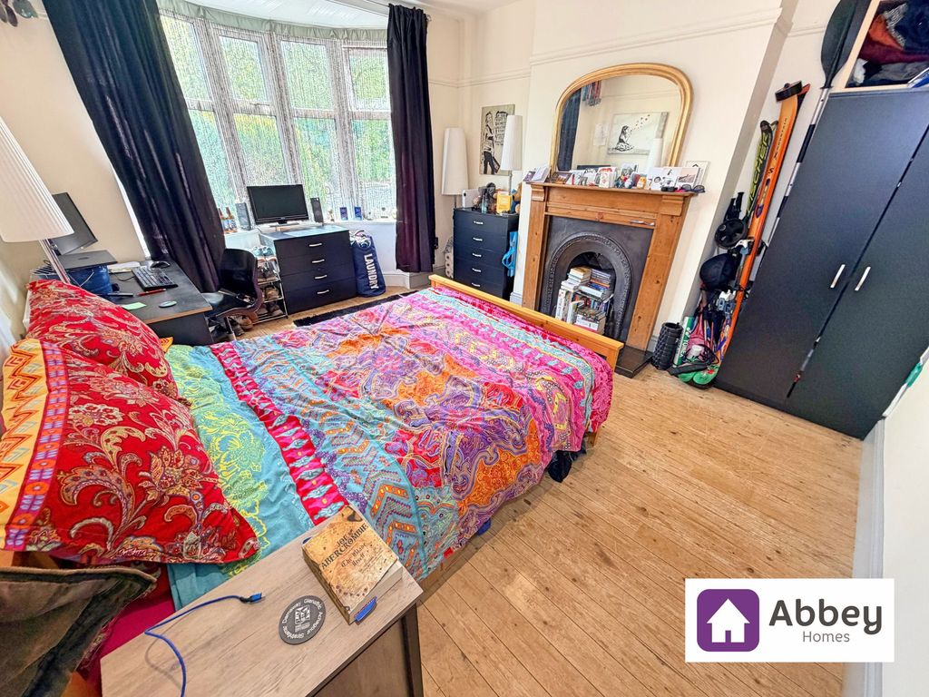 Property photo 1 of 11 Bedroom