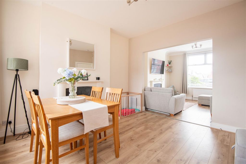 Property photo 3 of 16 Dining Room
