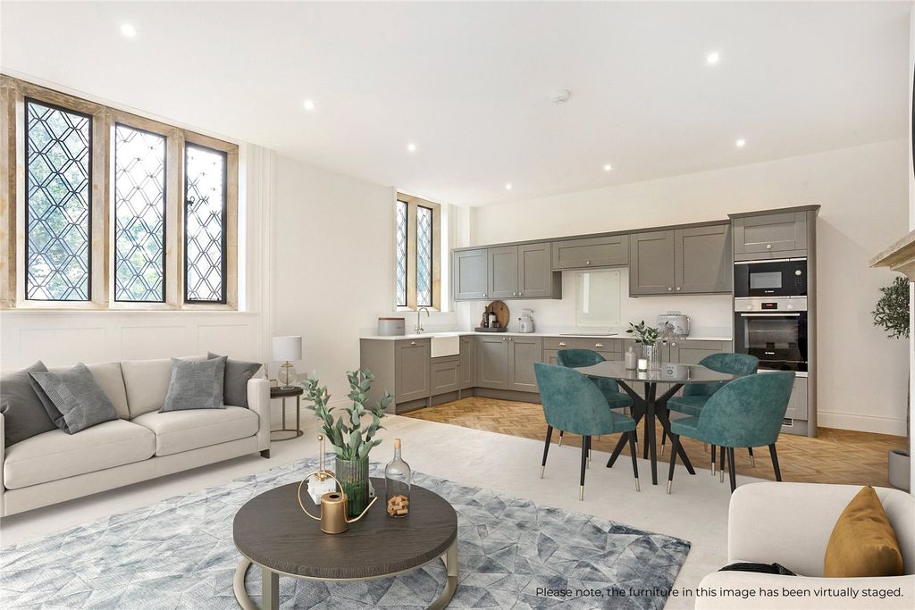 Property photo 2 of 12 Dining Kitchen