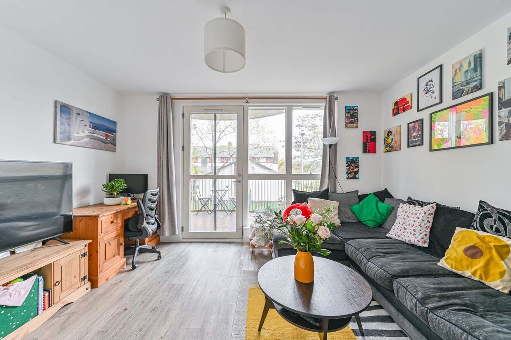 Property photo 1 of 19