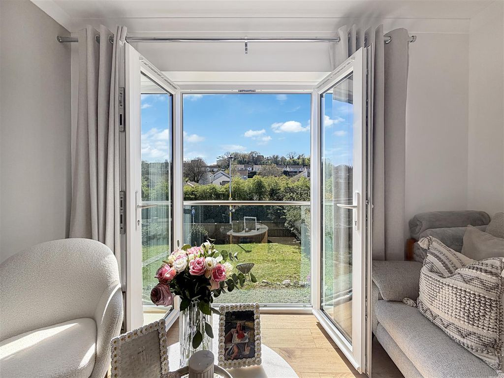 Property photo 2 of 15 Img_5458.Jpg