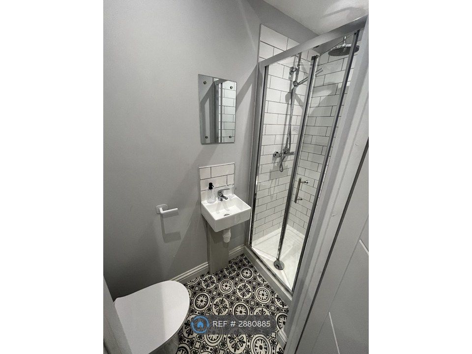 Property photo 3 of 10 Room 2