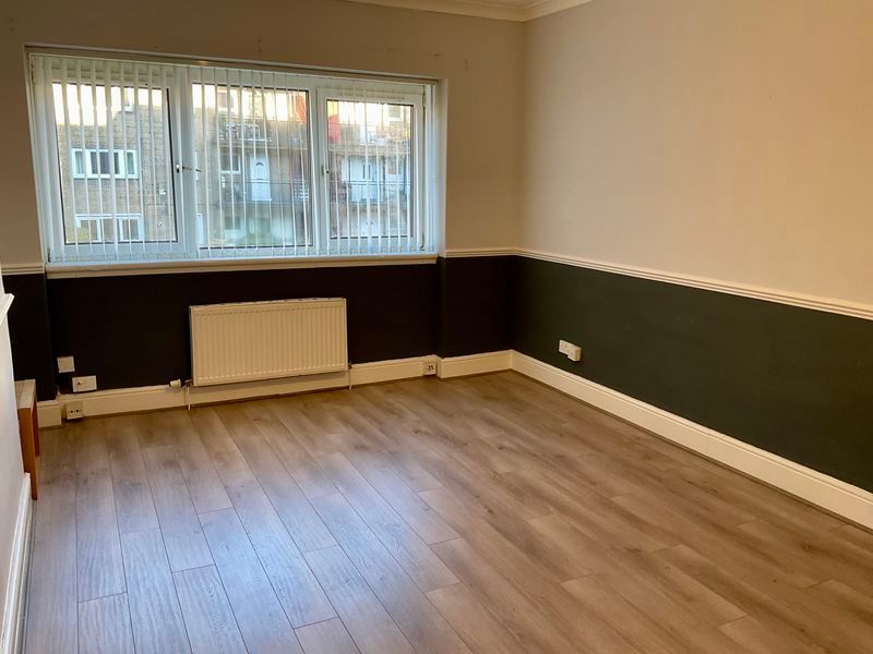 Property photo 2 of 10 Photo 4