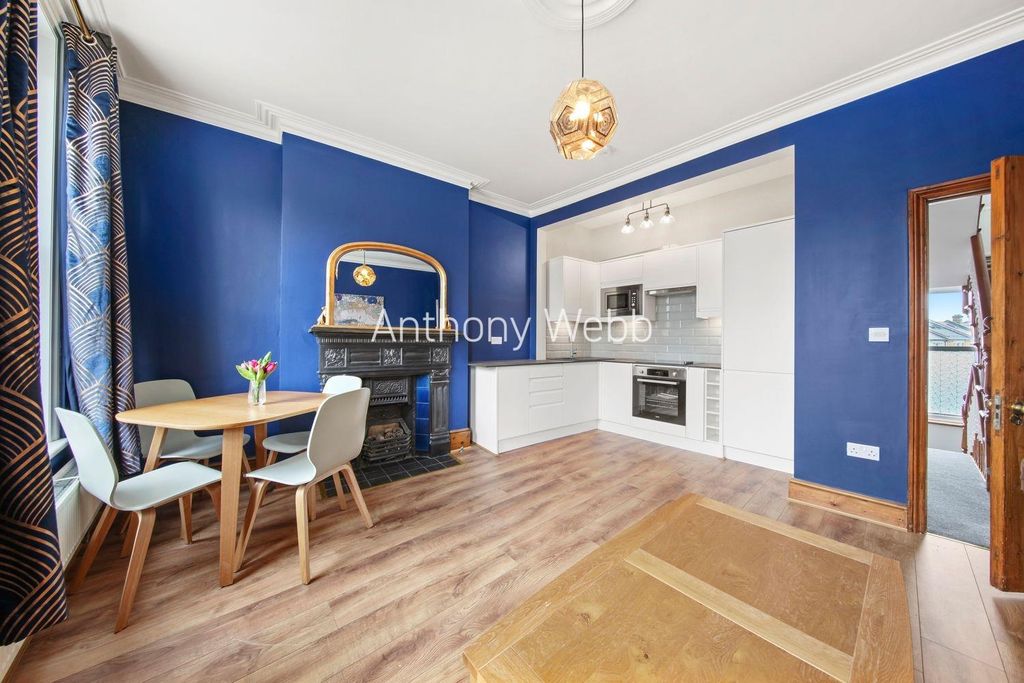 Property photo 3 of 14 134A Myddleton Road - Nkq2Ilfcivysyczsd6Iu.Jpg