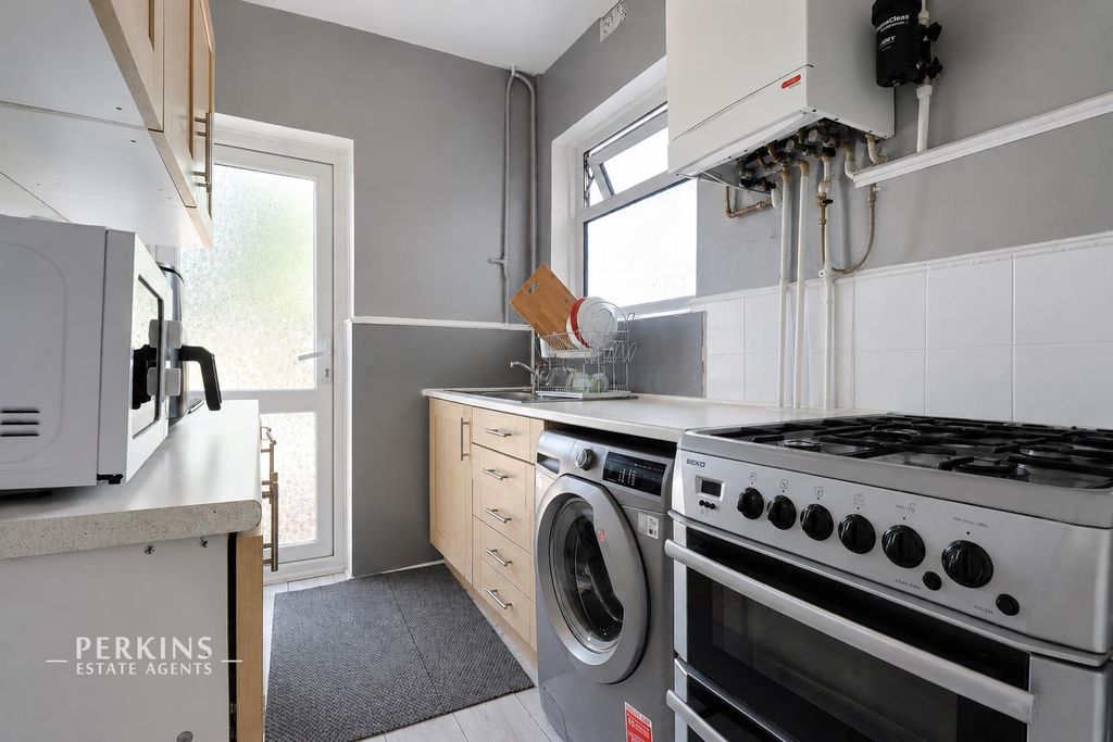 Property photo 3 of 8 Kitchen.Png