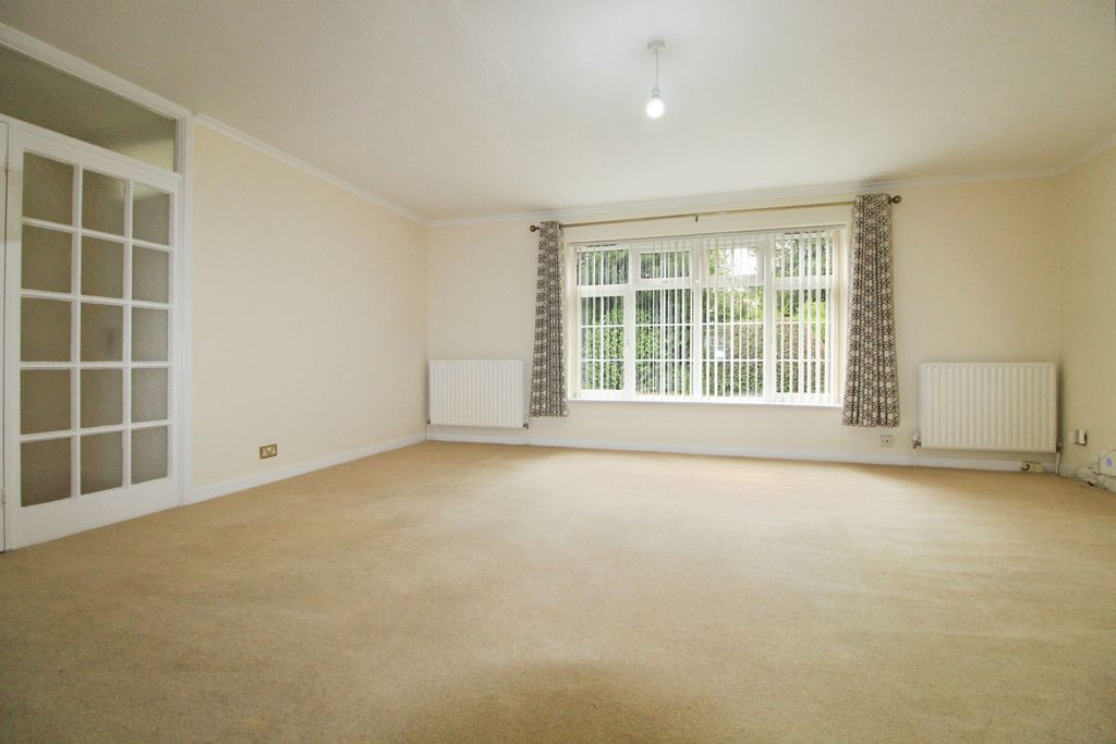 Property photo 2 of 19 Gallery
