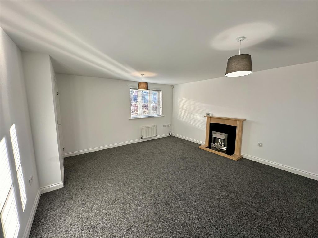 Property photo 3 of 22 Living Room