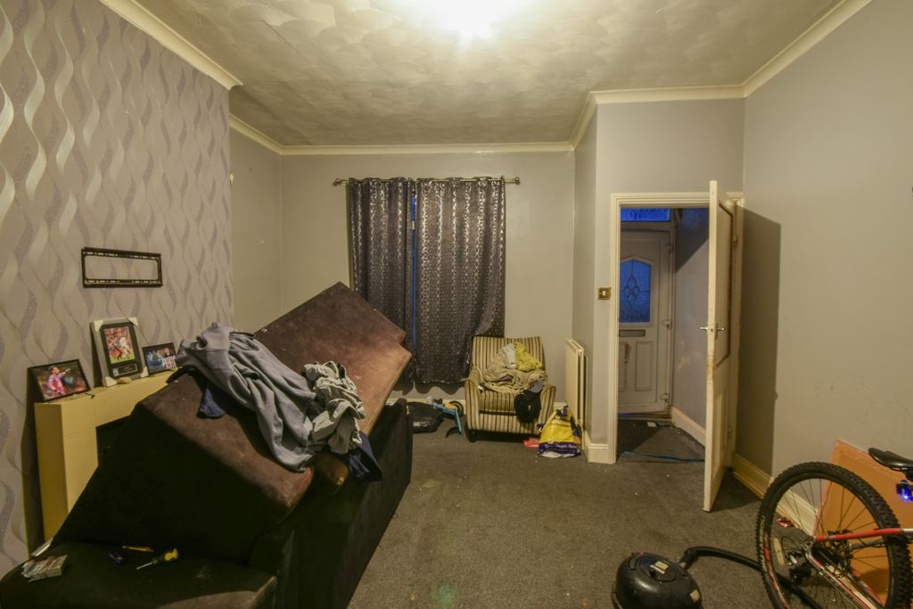 Property photo 3 of 12