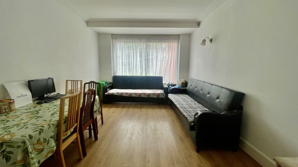 Property photo 2 of 9 Gallery