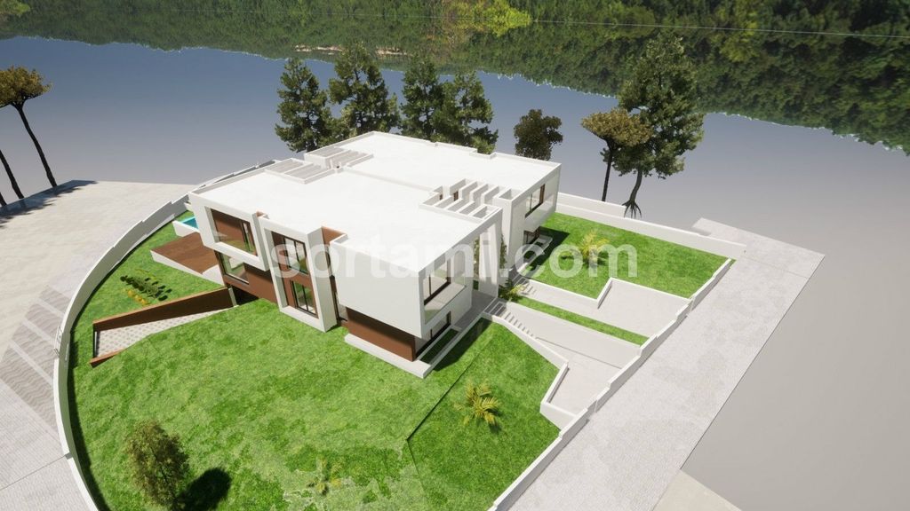 Property photo 2 of 18