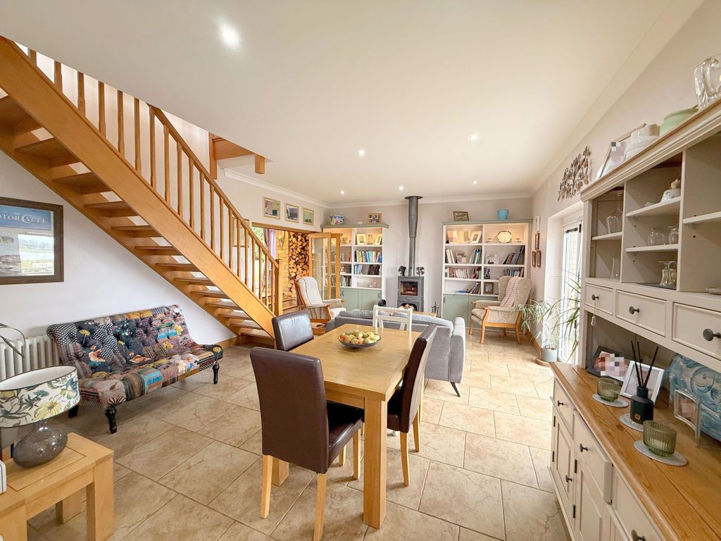 Property photo 3 of 48 Gallery