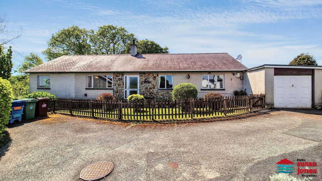 Property photo 1 of 25