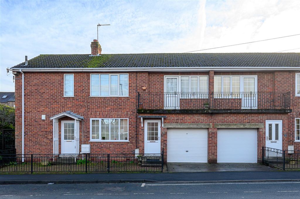 Property photo 1 of 15 External