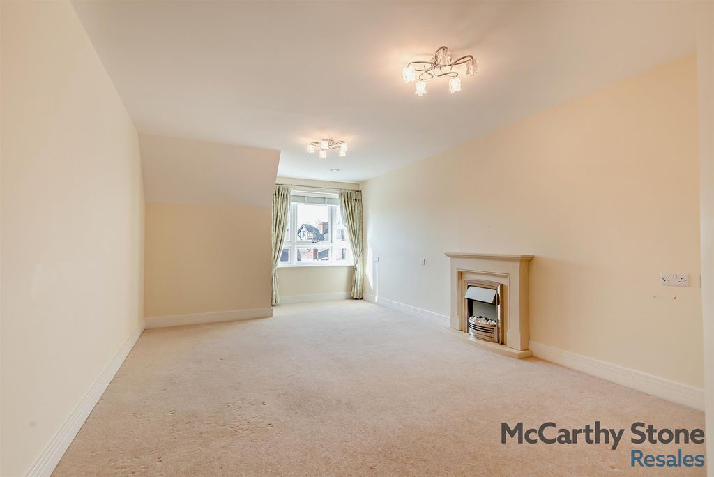 Property photo 2 of 30 8639421-Interior11-800.Jpg