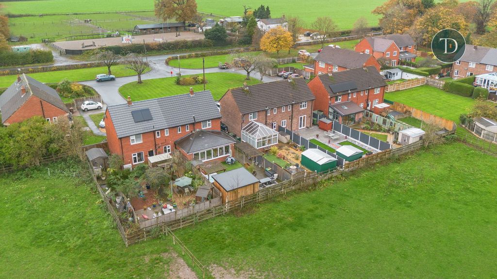 Property photo 2 of 33