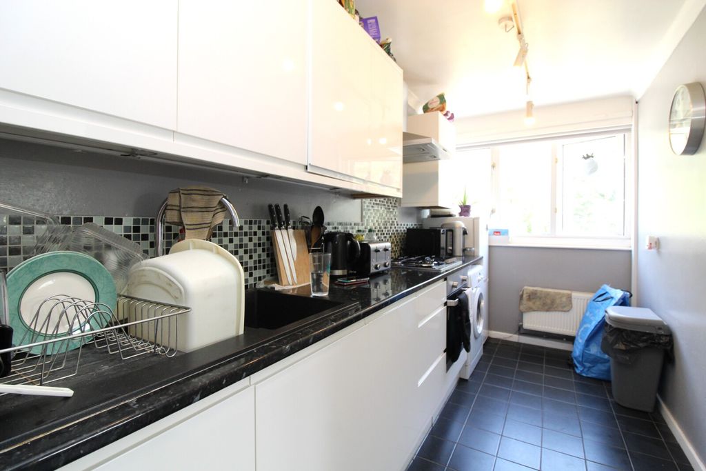 Property photo 2 of 5 Kitchen