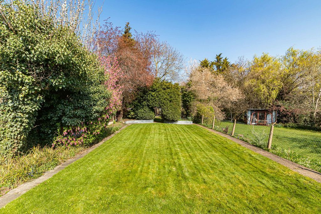 Property photo 1 of 17 Garden