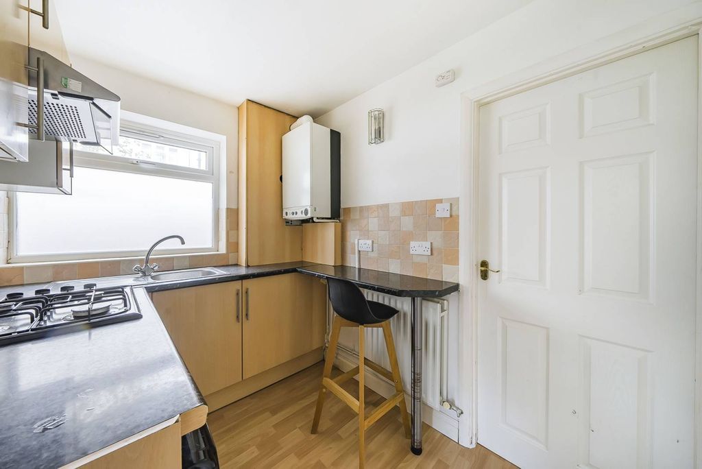 Property photo 3 of 11