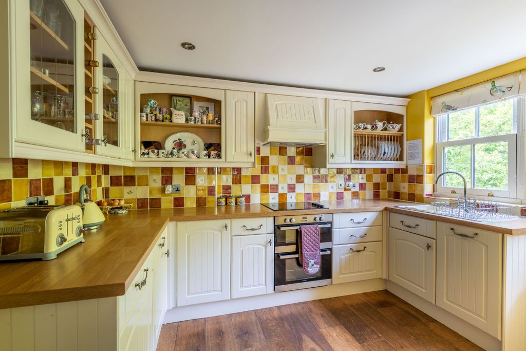 Property photo 3 of 26