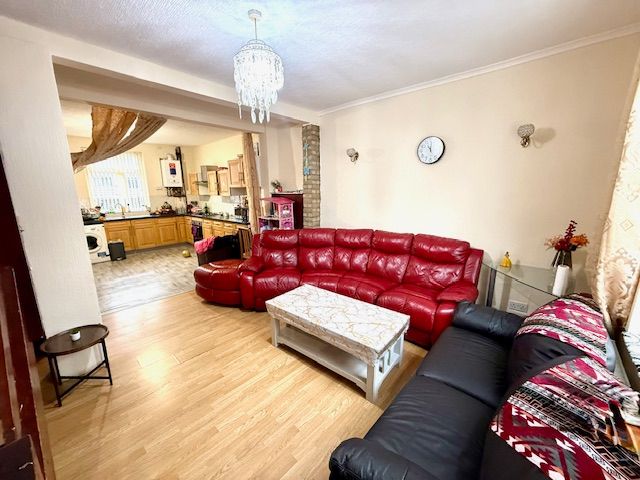 Property photo 2 of 9