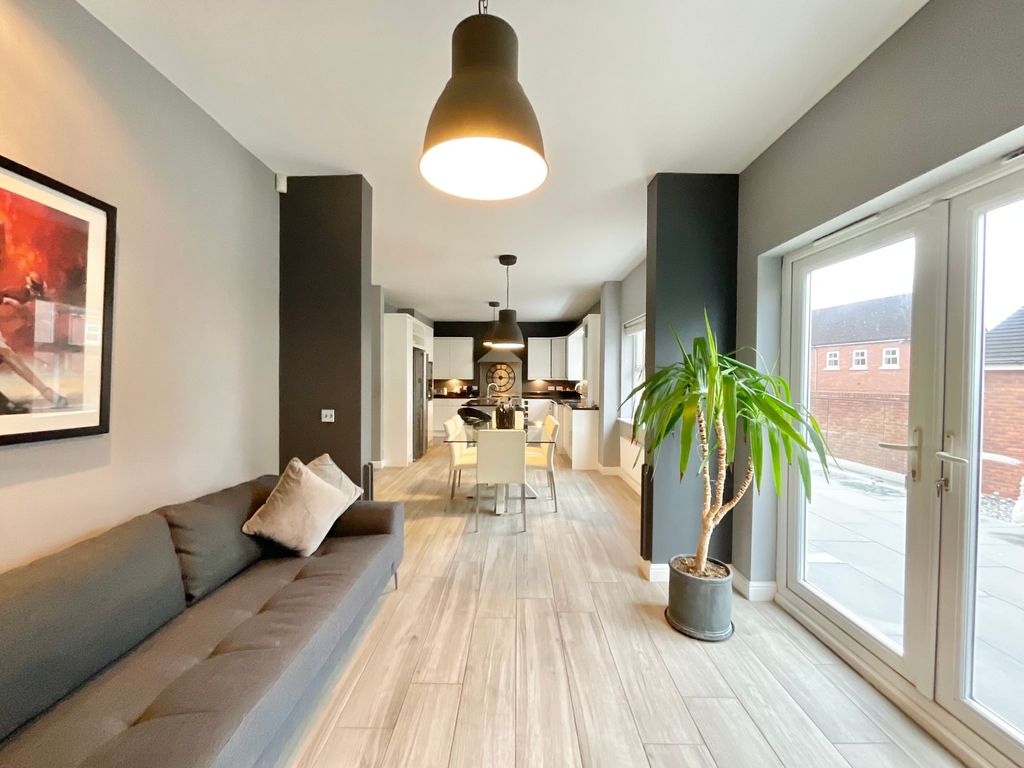 Property photo 3 of 36