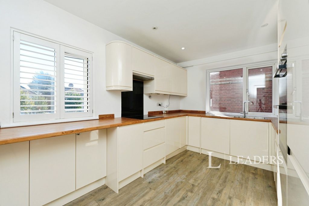 Property photo 1 of 16 Pbox-Img.Jpg