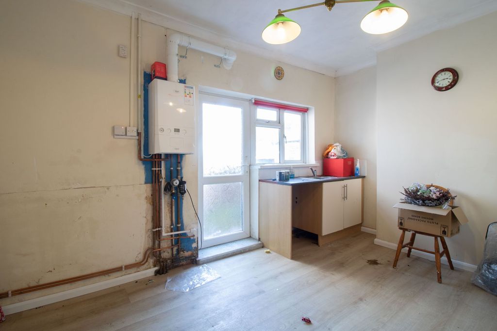 Additional image 11 of 3 bed flat for saleDanygraig Road, Risca NP11