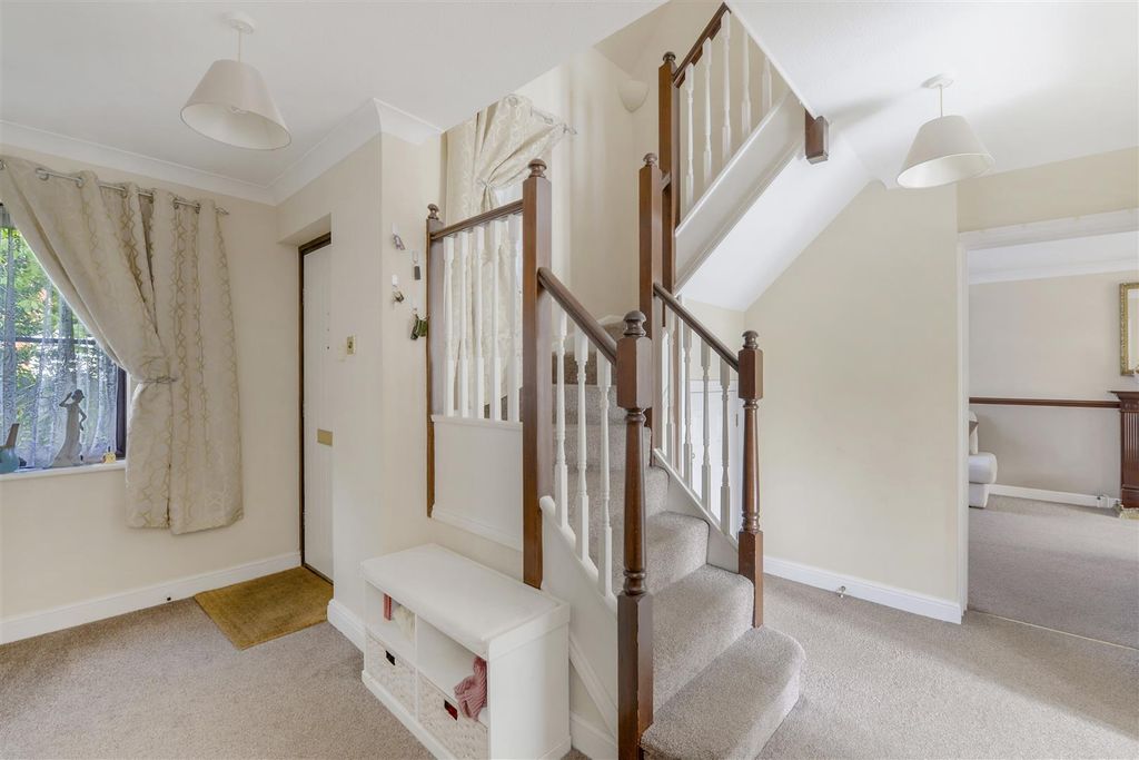 Property photo 2 of 17 23Lambourne02.Jpg