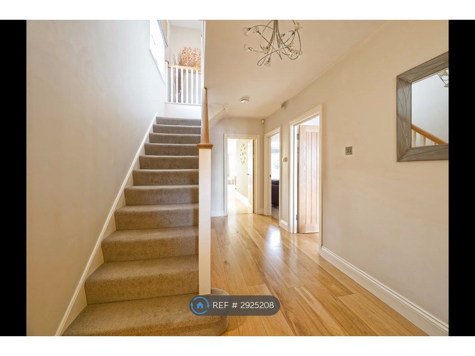Property photo 2 of 12 Hallway