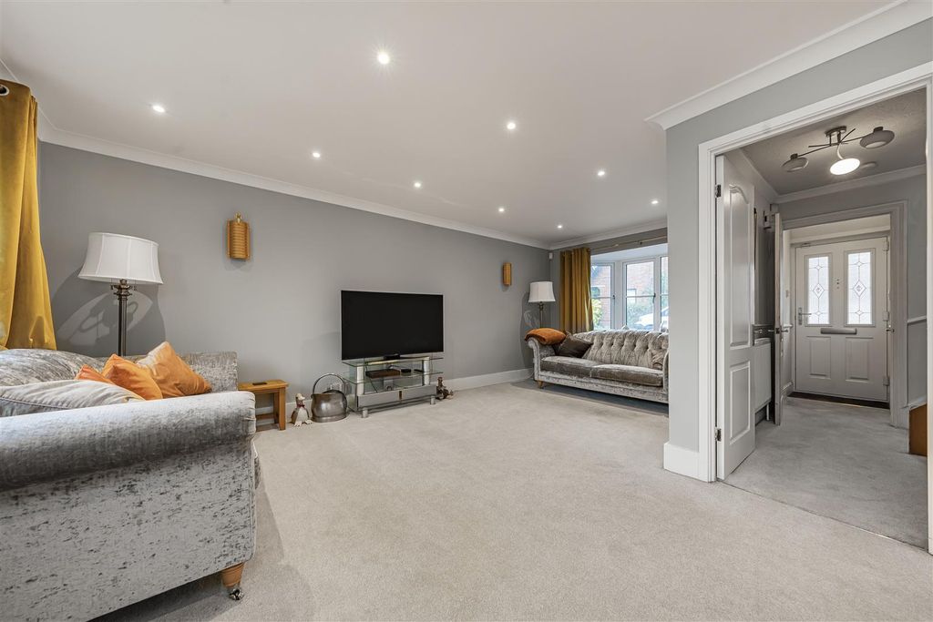 Property photo 2 of 16 Photo Oct 31 2025, 10 12 59 Am.Jpg