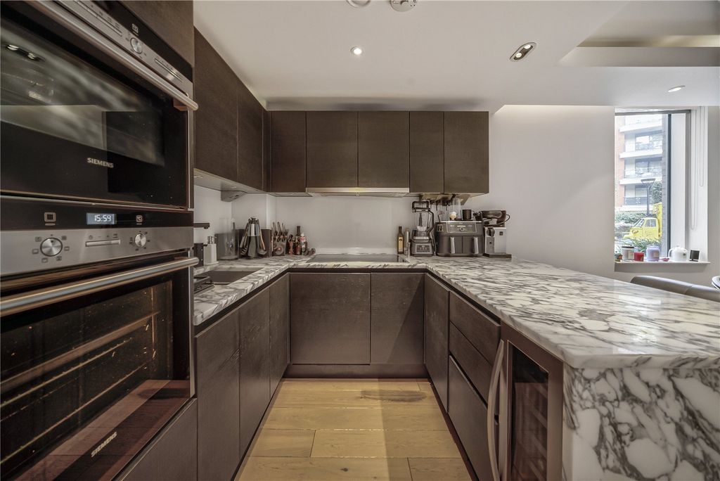 Property photo 2 of 20 Kitchen