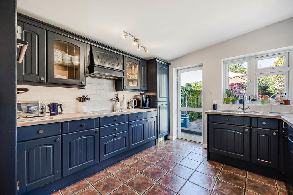 Property photo 3 of 21 Image