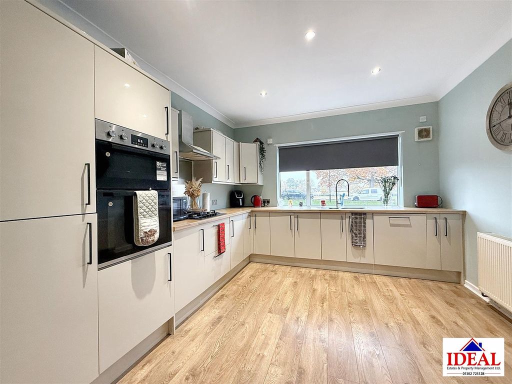 Property photo 1 of 15 Image00016.Jpg