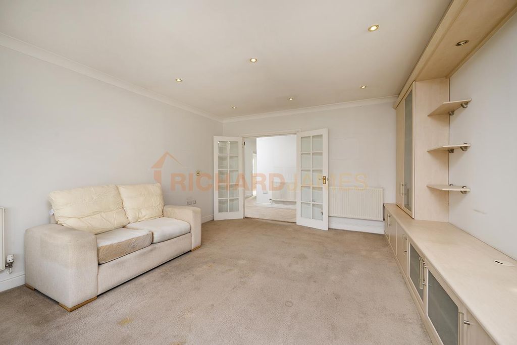 Property photo 3 of 14 W03.Jpg