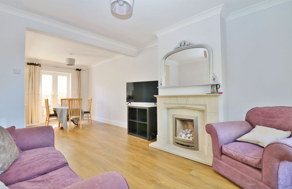 Property photo 3 of 20