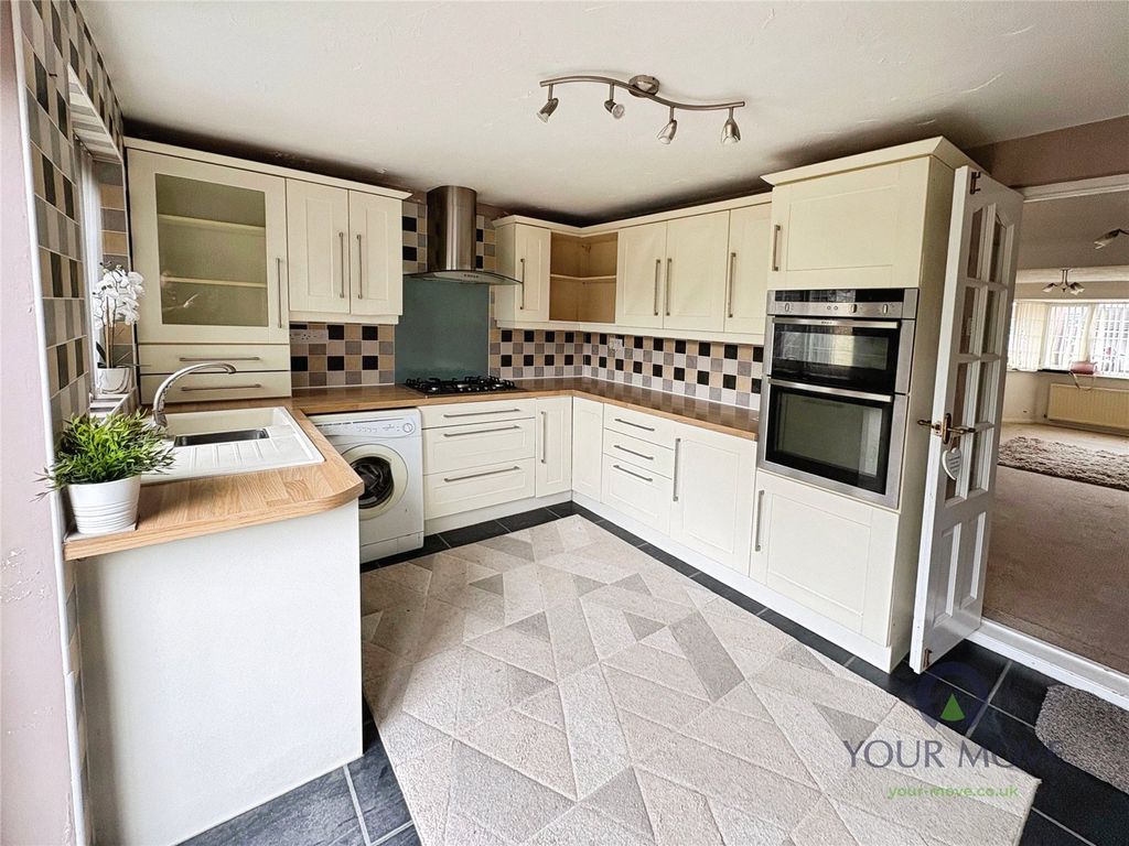 Property photo 3 of 12 Kitchen