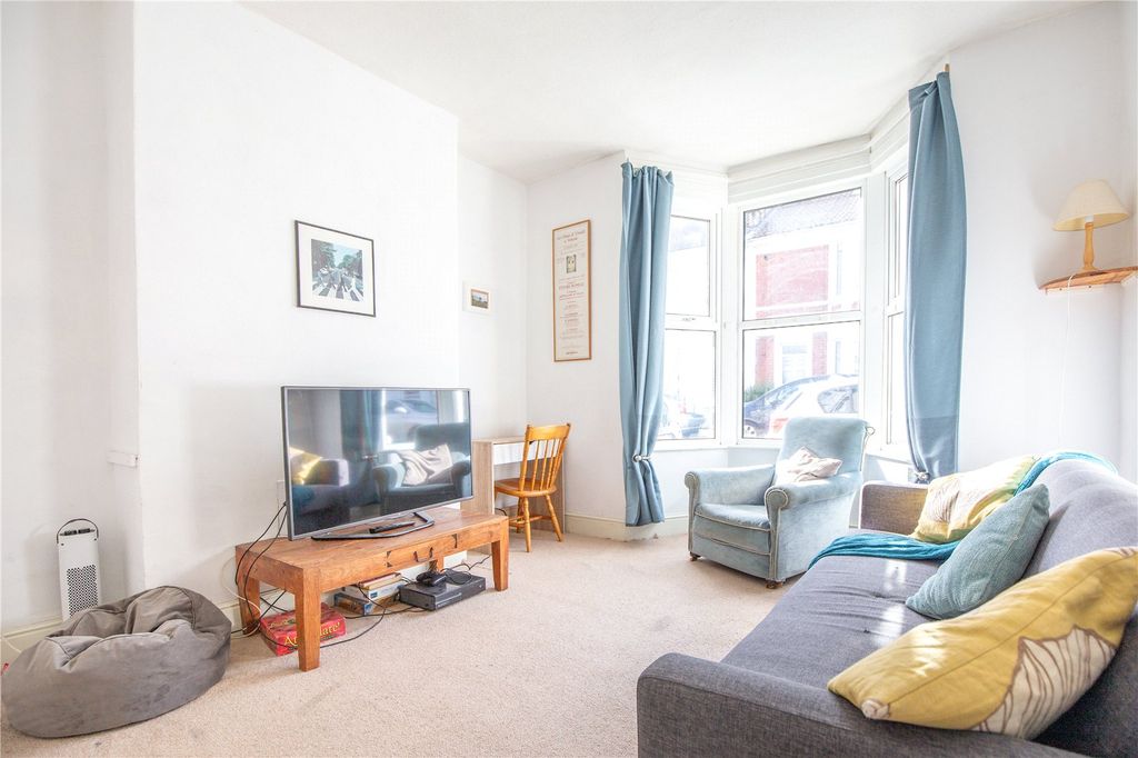 Property photo 3 of 19 Picture No. 06