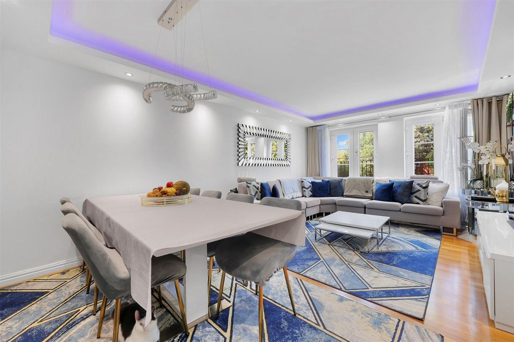 Property photo 1 of 12 Reception