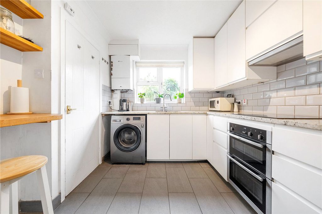 Property photo 2 of 14 Kitchen