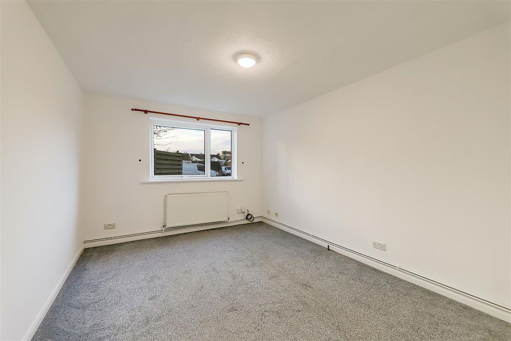 Property photo 2 of 9 Img_2495-Img_2497.Jpg