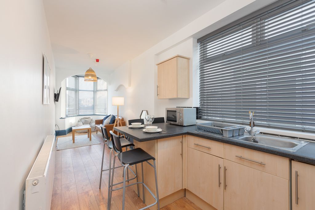 Property photo 3 of 36 Wellington-16