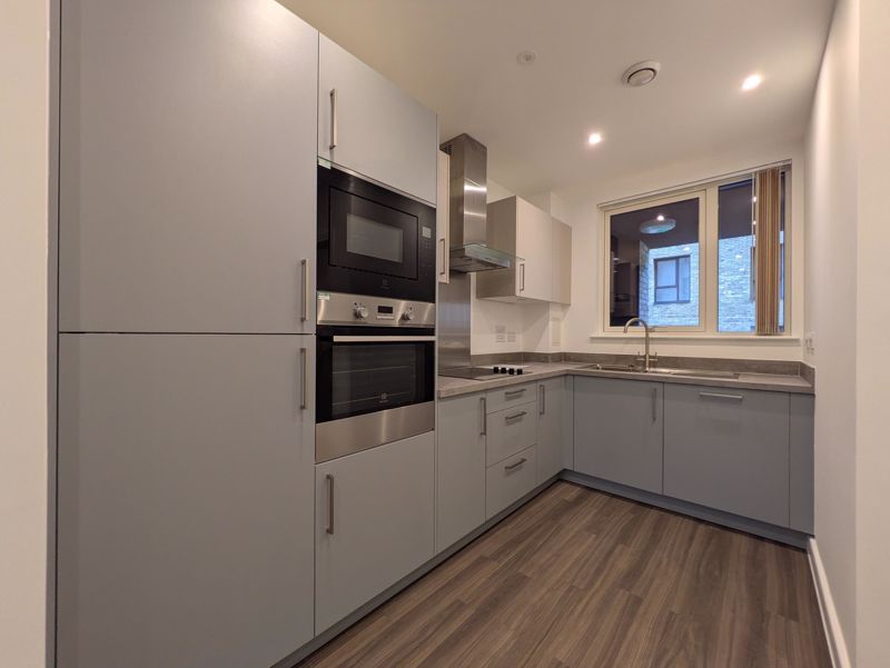 Property photo 3 of 8 Photo 5