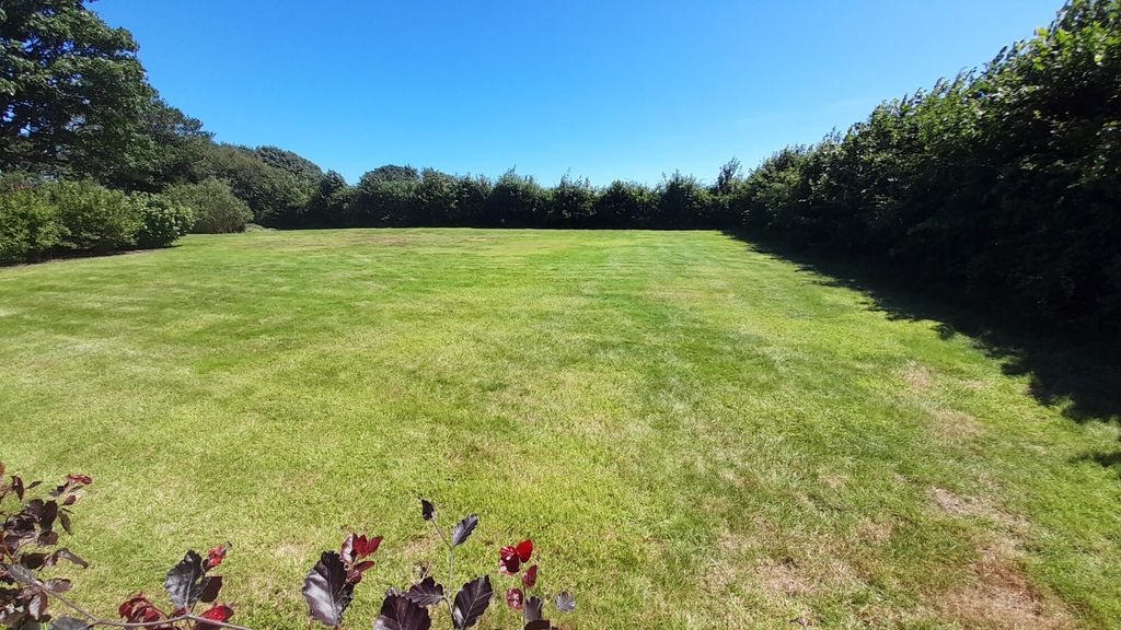 Property photo 3 of 13