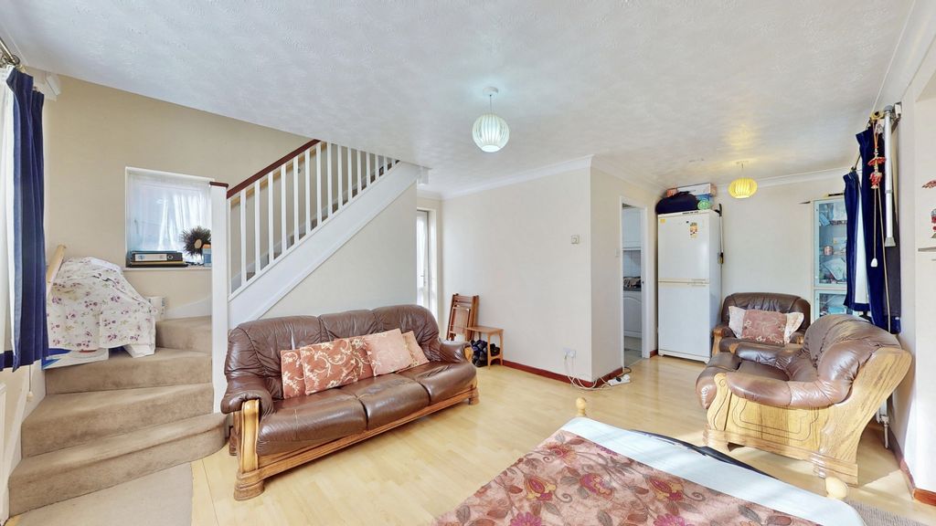 Property photo 3 of 11 Photo 4