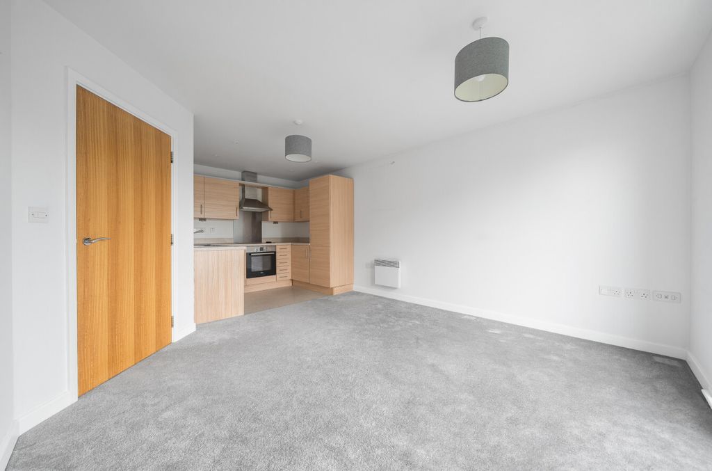 Property photo 2 of 12 1480328-19-6A329E...
