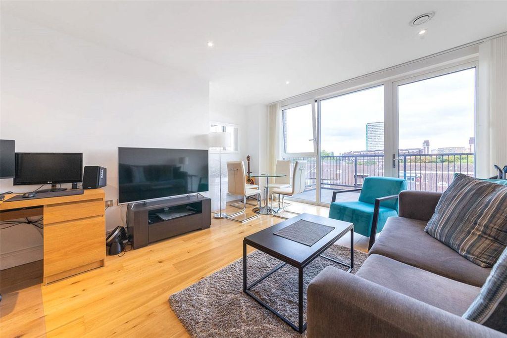 Property photo 2 of 9