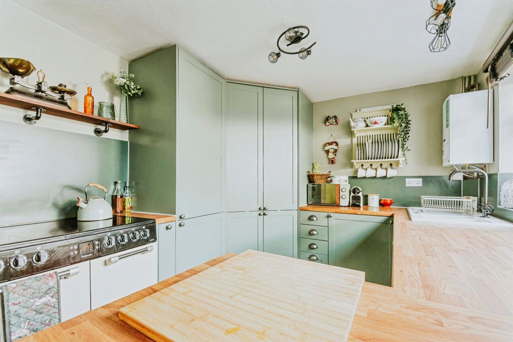 Property photo 3 of 23