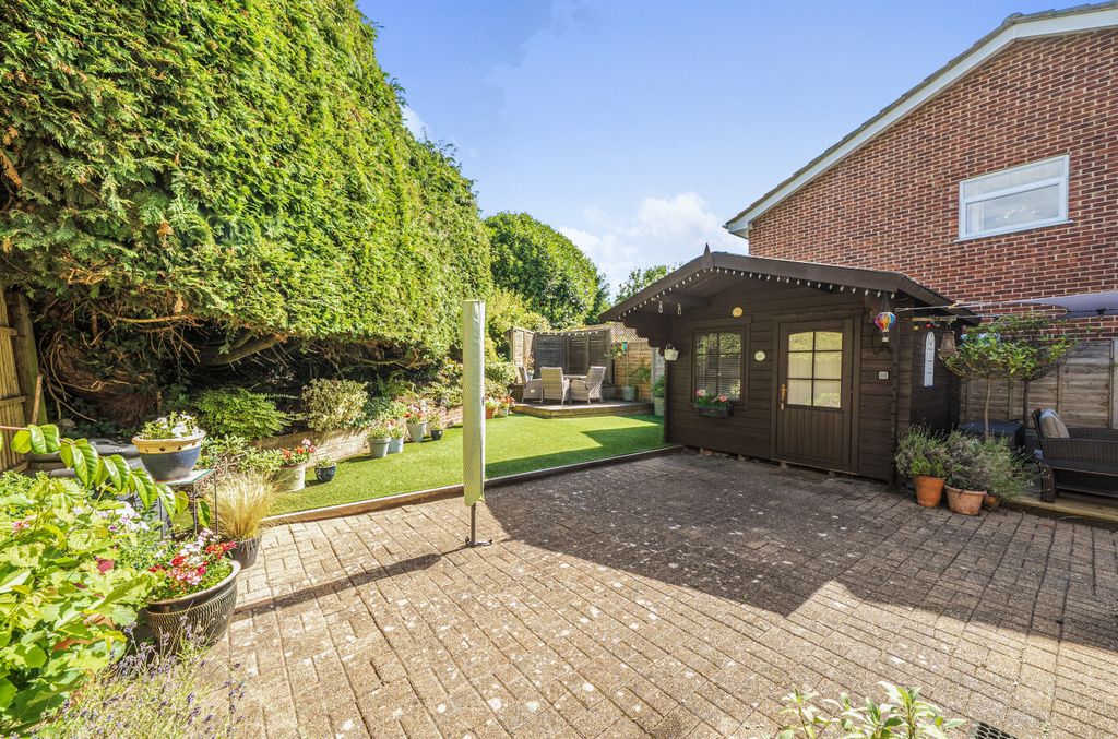 Property photo 2 of 16 1483769-36-6A4240...